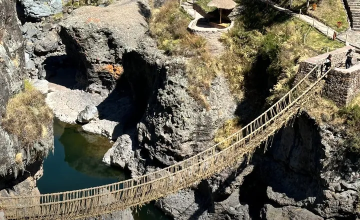 Puente inca Q’eswachaka durante la excursión